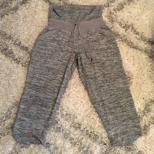 Athleta cropped pants like new